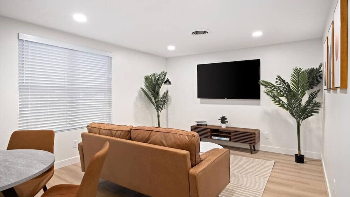 Morton Apartment | The Silo 7 - 2 FULL BA Double Delight