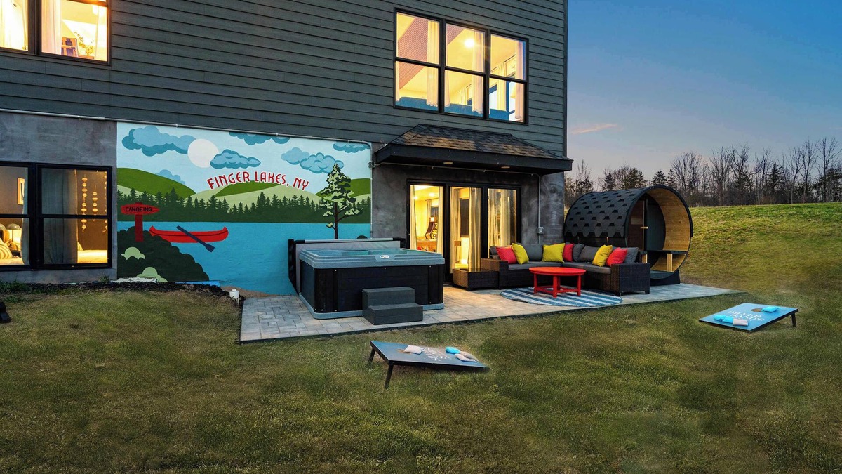 Lansing House | The Silversands Lakehouse