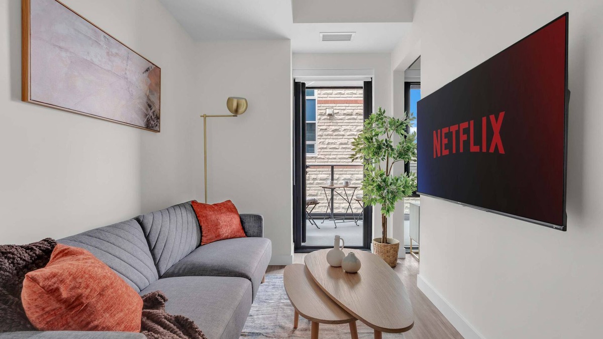 Eau Claire Apartment | The Silverwood Corner DT | Steps to Riverwalk
