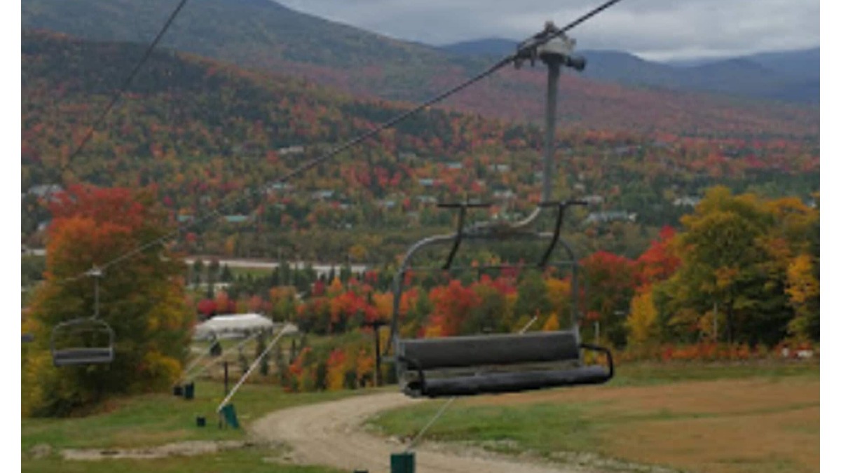 Bretton Woods House | The ski slope is your backyard! Luxurious townhouse at Bretton Woods (sleeps 12)