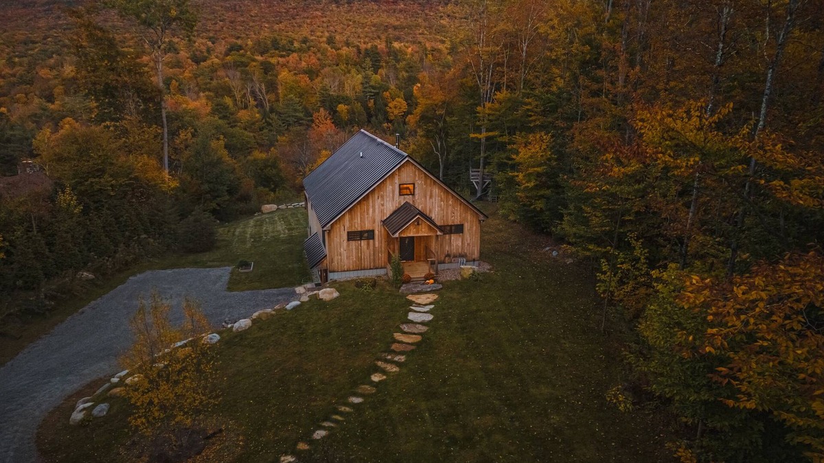 Sunderland Cabin | The Skyline Cabin - Hot Tub- Fire Pit - Panoramic Views - Manchester