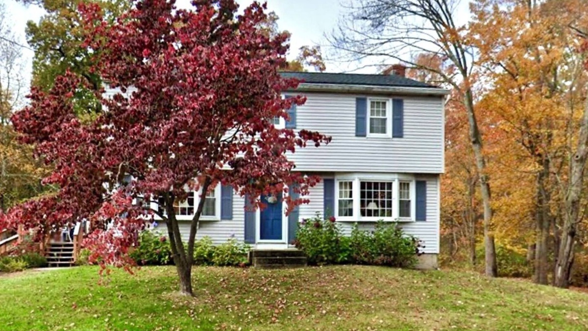Suffield House | The Skyway
