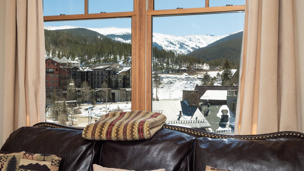 Winter Park Condo | THE SLOPESIDE BUILDING! ON THE MOUNTIAN! SKI DOWN 110 FT TO THE GONDOLA!