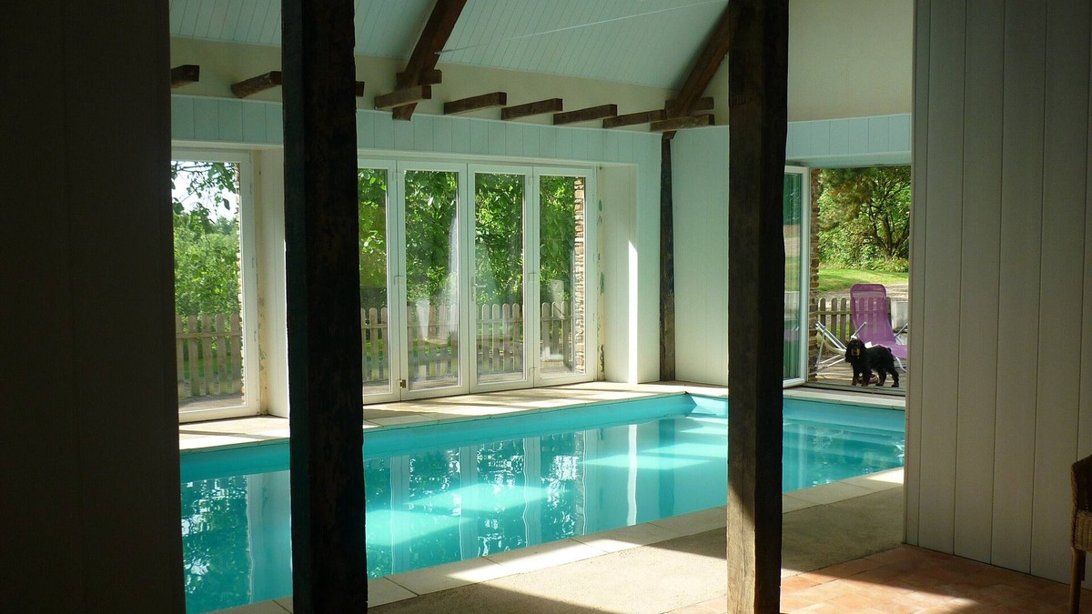 Fromentieres Cottage | The small coulonge, 18th century farmhouse with private indoor pool