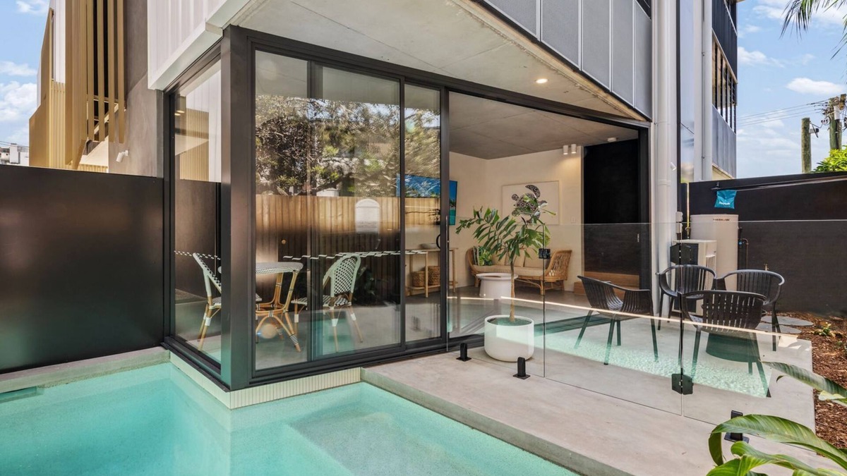 Mooloolaba House | The Smith luxury holiday home near beach