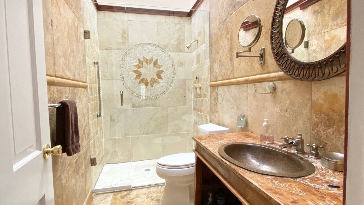 Capitol Hill House | The Smithsonian Vacation House - Walk To The Museums - Free Parking - Waterfront