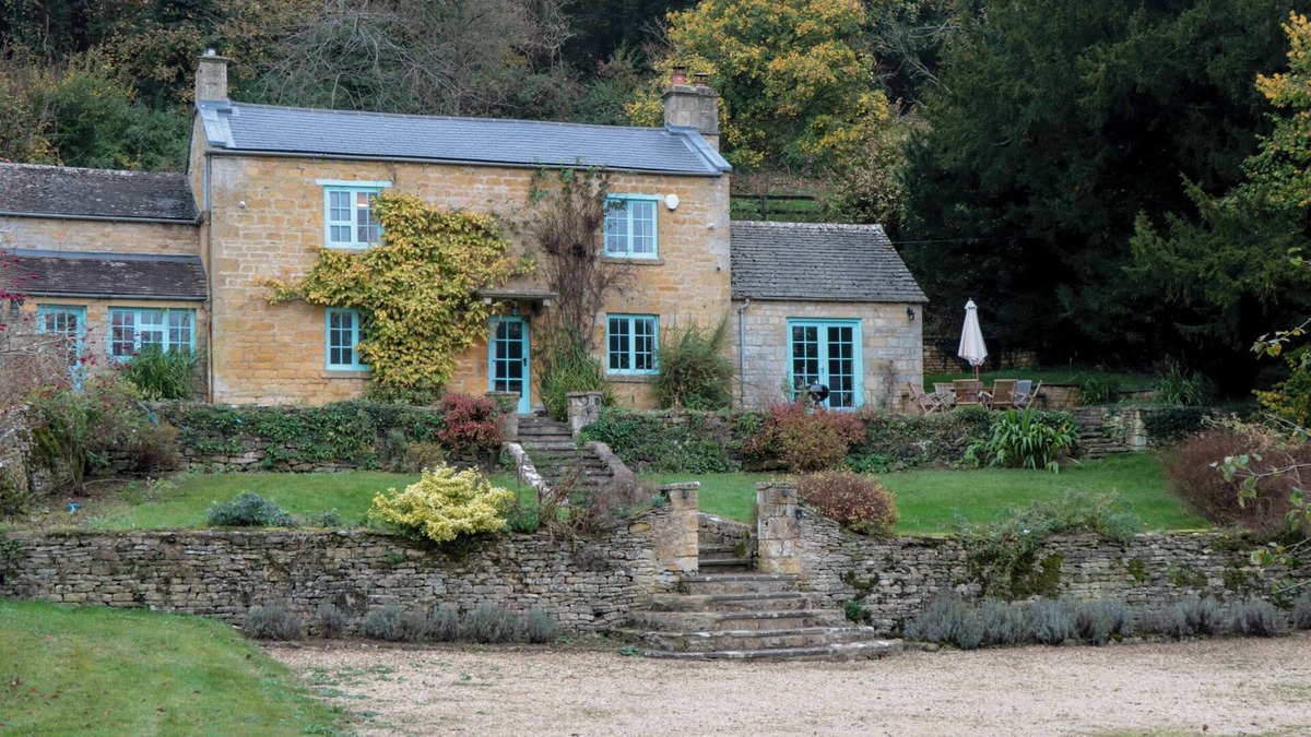 Salperton Cottage | THE SNICKET, family friendly, character holiday cottage in Northleach
