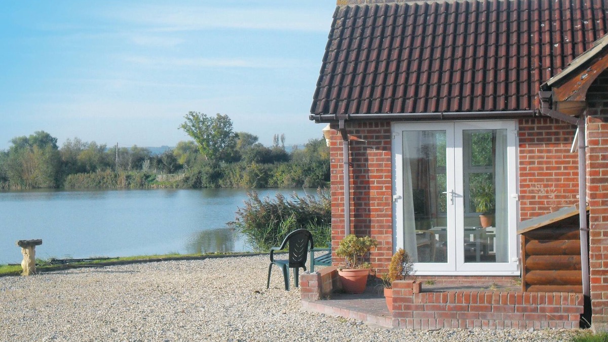 Bridgwater House | The Snug at Lower Lakes