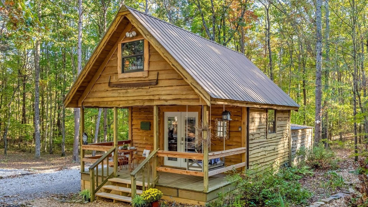 Mentone House | The Snug Nest Nestled in Canopy Woods
