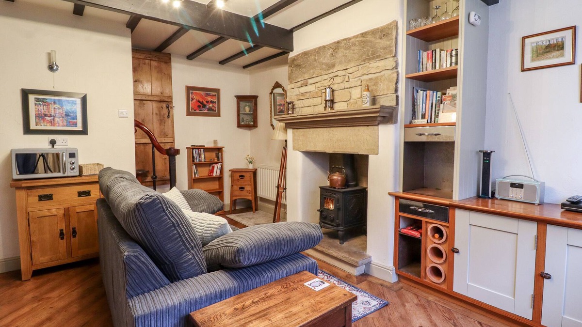 Haworth Cottage | THE SNUG, pet friendly, character holiday cottage in Haworth