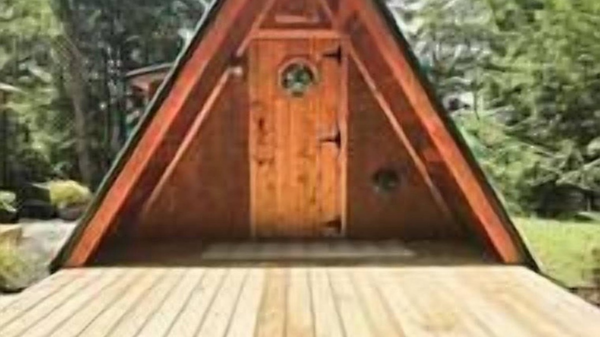 Malone Cabin | The Songbird - A Couple's Dream