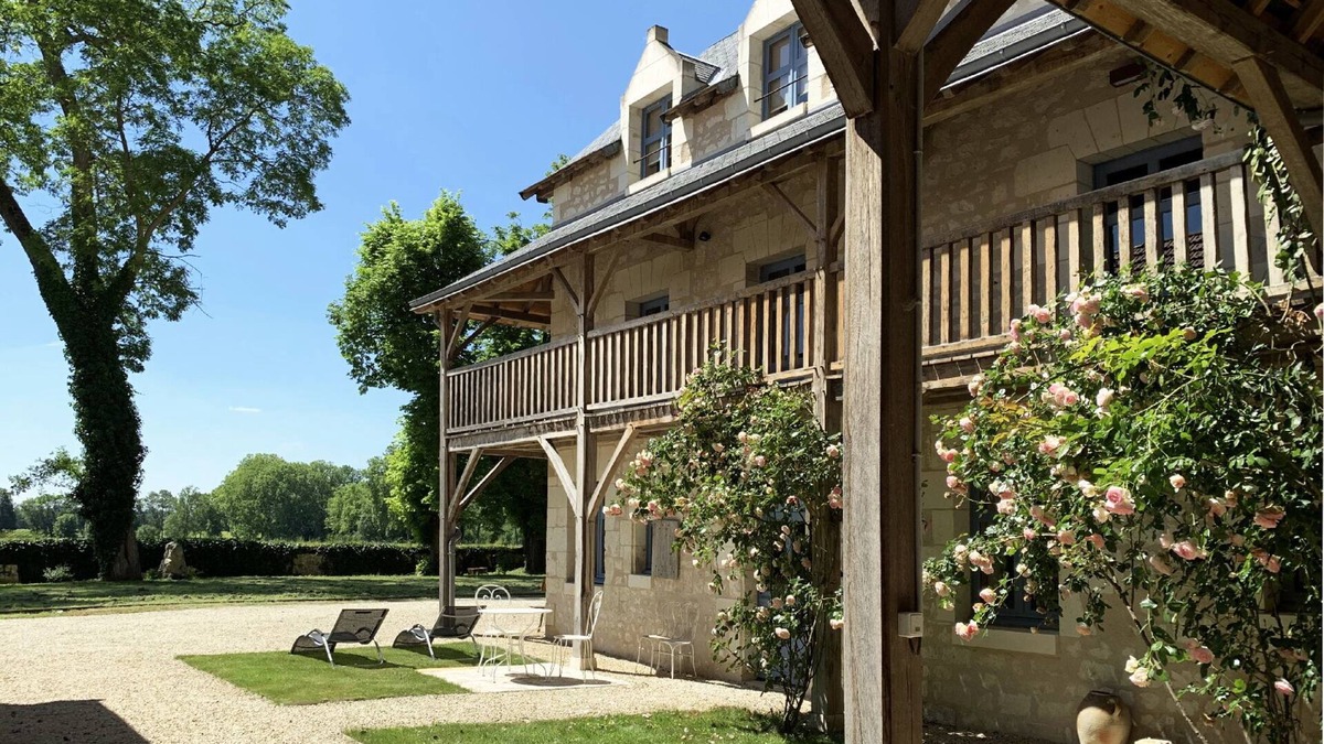 Cravant-les-Coteaux Cottage | The Sonnay Castle Lodge, near Chinon: 4 * cottage for 2