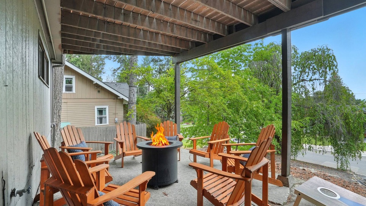 South Perry District House | The South Perry Perch ~ 5BD Family Retreat