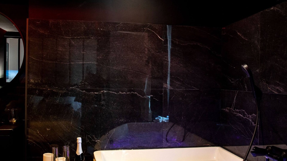 Saint-Lambert-du-Lattay House | The Spa & Cinema Suite