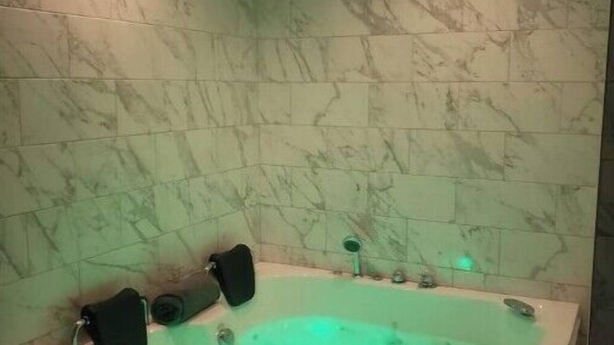 Whiting House | The Spa of Downtown Whiting