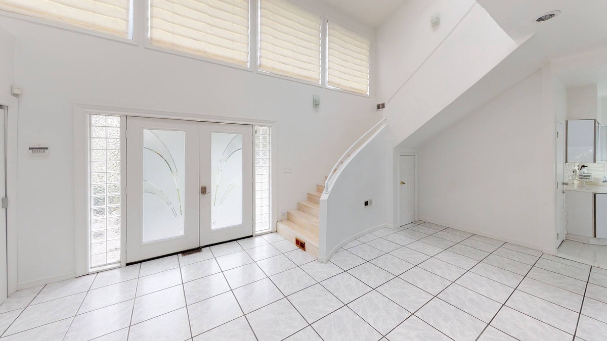 Amityville House | The Spacious White House