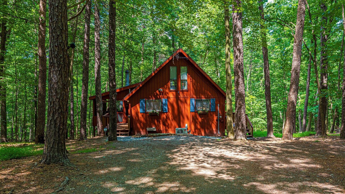 The Woods Ski Chalet | The Sparrow's Nest - A Boho Chic Chalet in the Woods