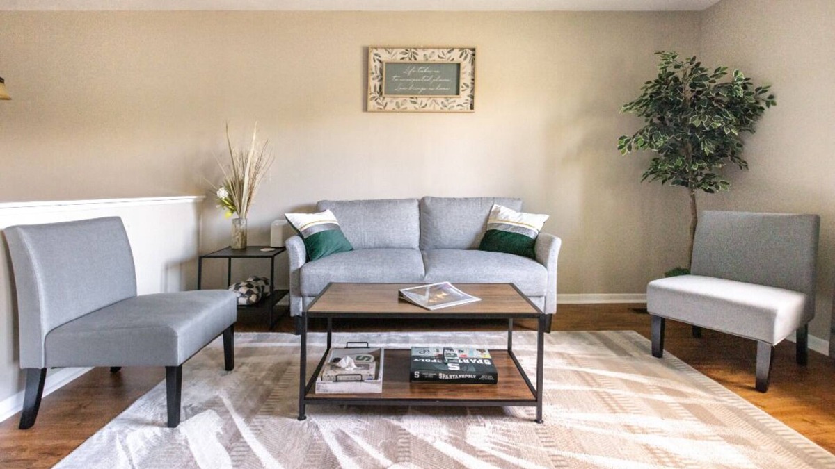 East Lansing House | The Spartan Spot - 5Bedroom close to MSU!