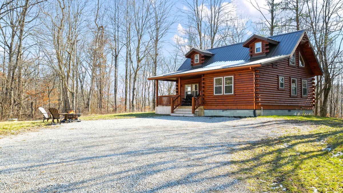Carbon Hill Cabin | The Speakeasy Cabin On 40 Acres