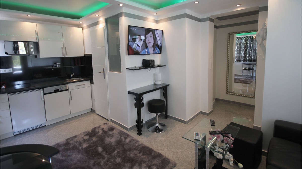 Hartenberg-Munchfeld Apartment | THE SPECIAL WITH CHARM, FLAIR & STICK