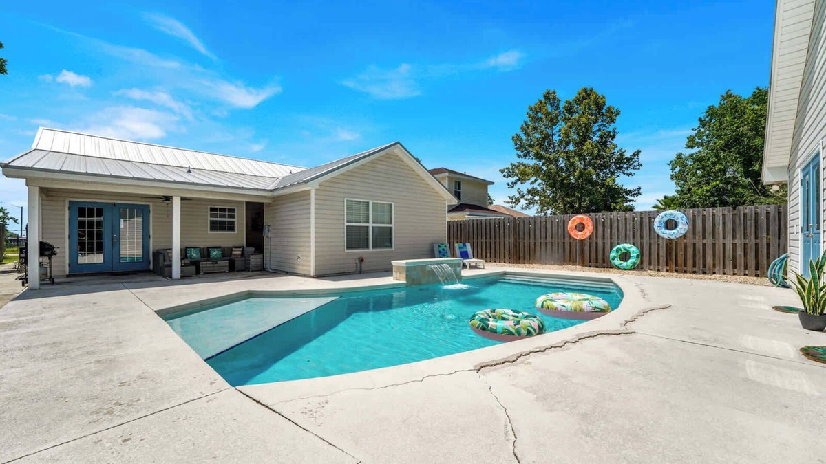 Lynn Haven House | The Splash Pad Sleeps 13 w Pool Patio and Garage