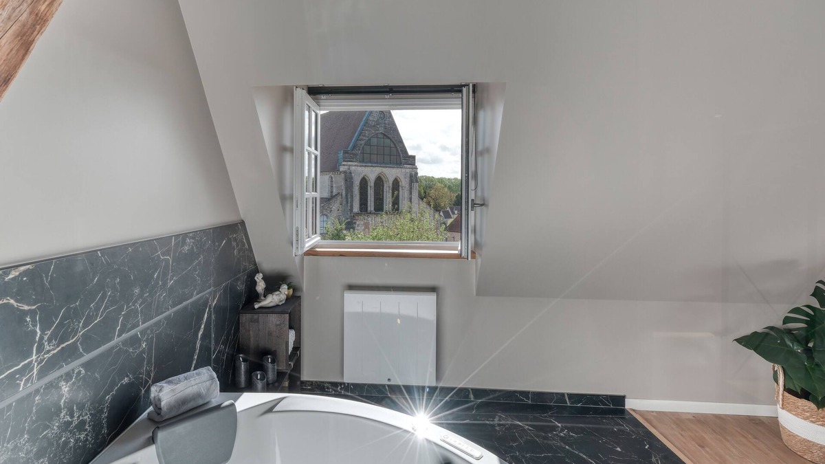 Chartres Apartment | The splendid Collégiale Saint André