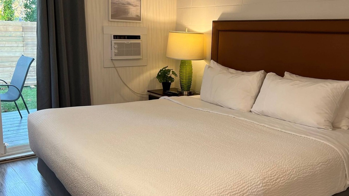 Regional District of Nanaimo Hotel | The Spot