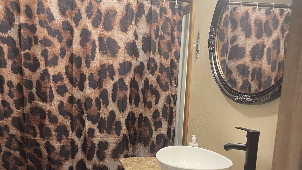 Shawnee Cabin | The Spotted Leopard