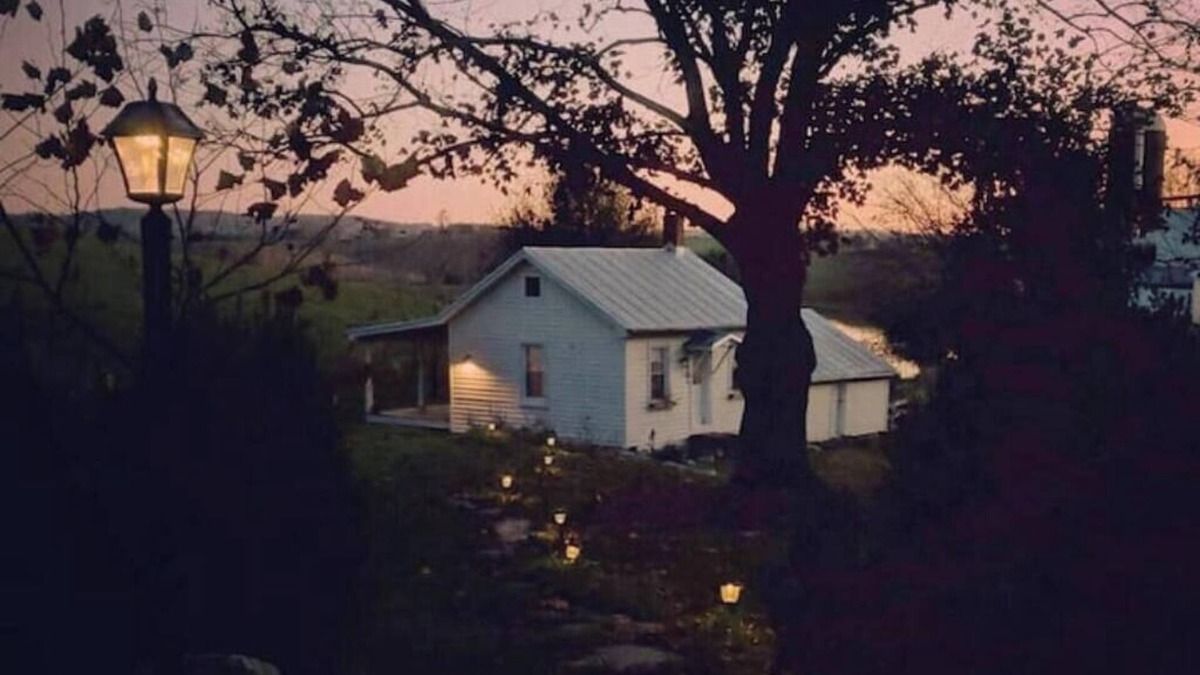 Singers Glen House | The spring house at Thistle Hollow