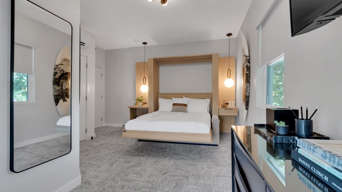 Asbury Park Hotel | The St. Laurent: Deluxe Queen - Sleeps 2