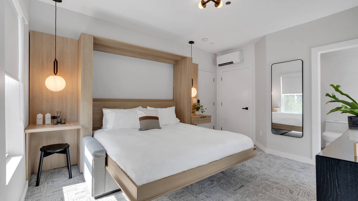 Asbury Park Hotel | The St. Laurent: Deluxe King - Sleeps 2