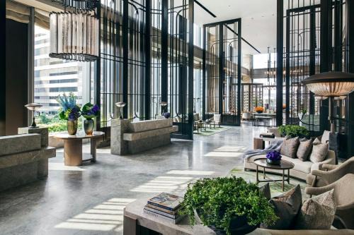 Wan Chai Hotel | The St. Regis Hong Kong
