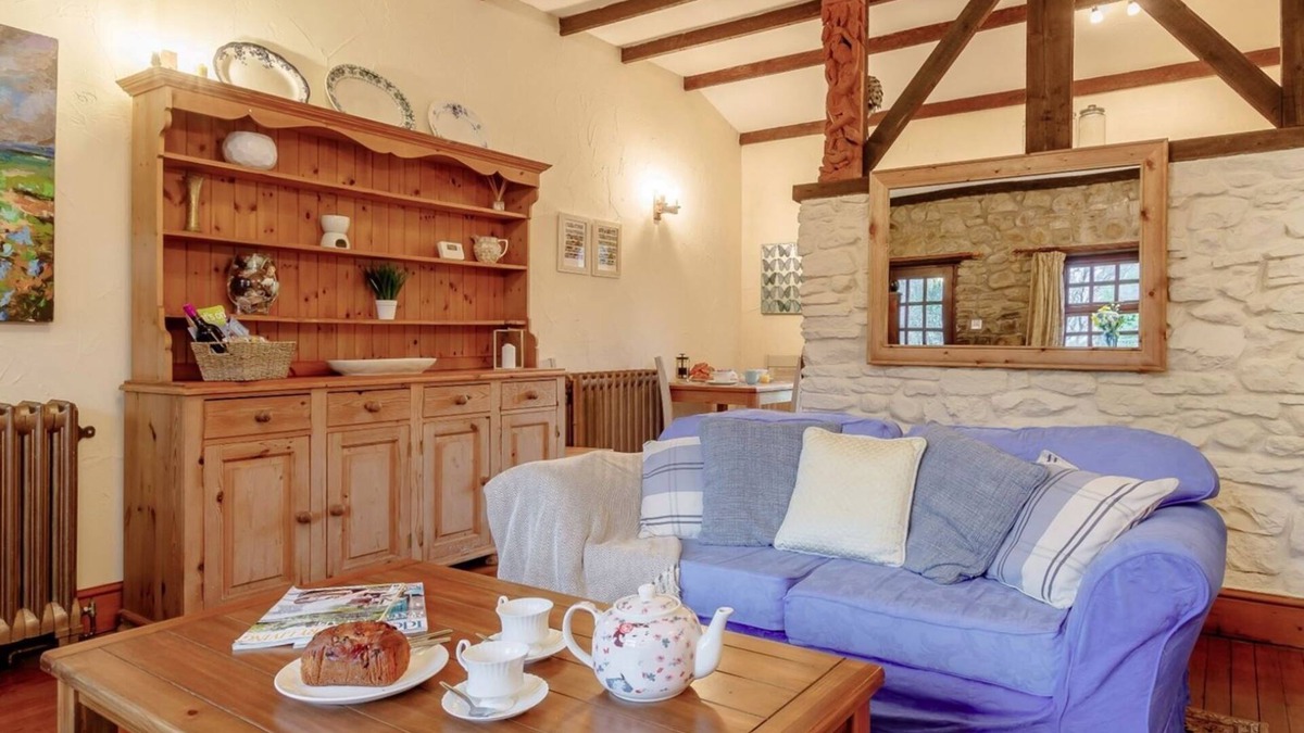 Llanrhidian Higher House | The Stable at Blaen Cedi Farm - New for July 2019