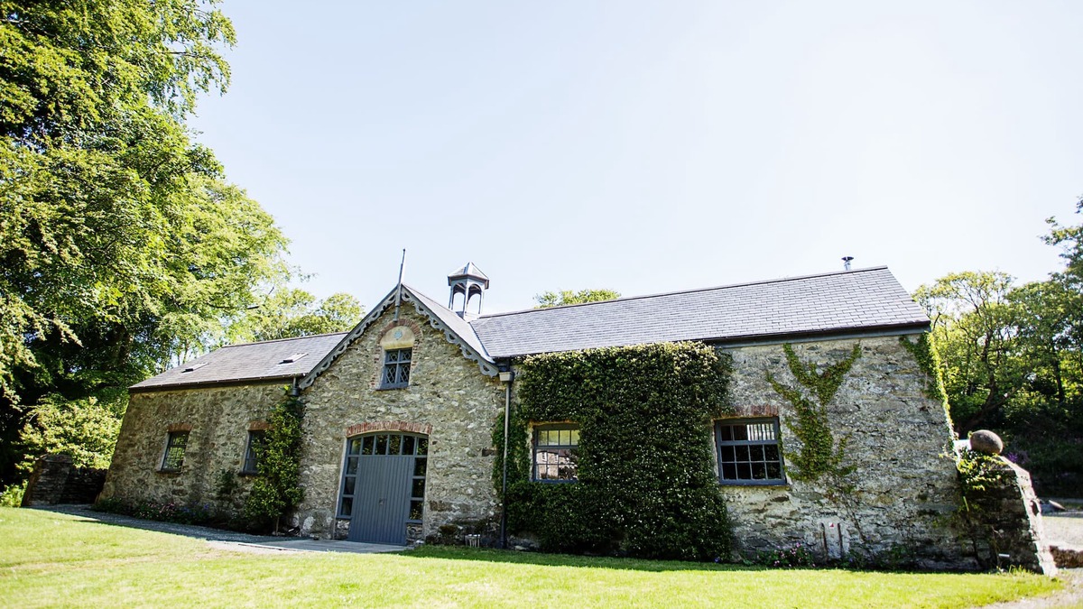 Rhydwyn Apartment | The Stable Loft - a sea view that sleeps 2 guests in 1 bedroom