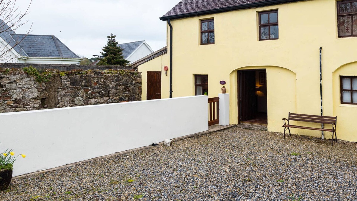 Fethard on Sea Cottage | THE STABLE, pet friendly in Fethard-On-Sea, County Wexford