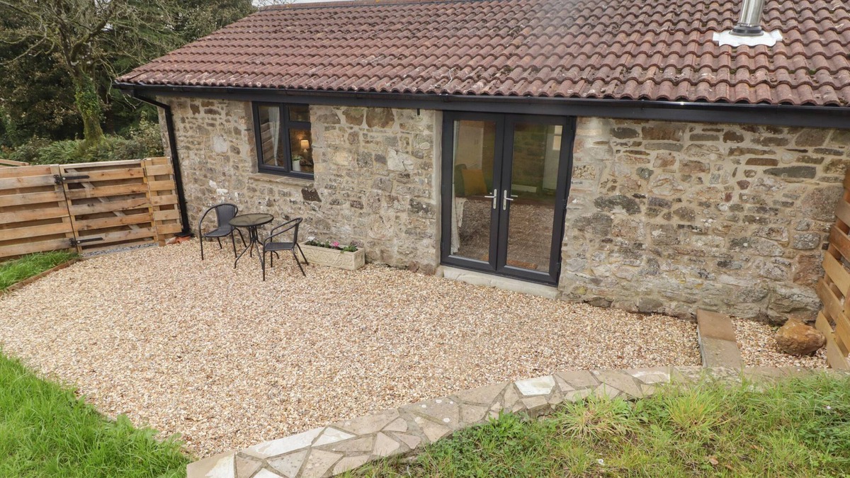Tavernspite Cottage | THE STABLE, romantic, with open fire in Amroth