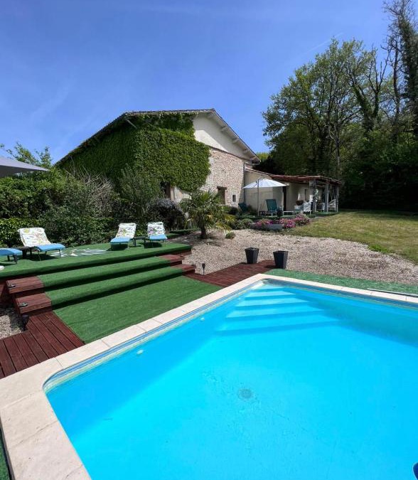 Nonac House | The stables 3 bedroom french villa with outside pool