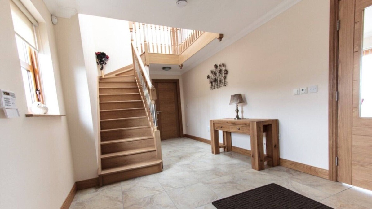 Dunfermline Cottage | The Stables. 5 star, 3 bedrooms