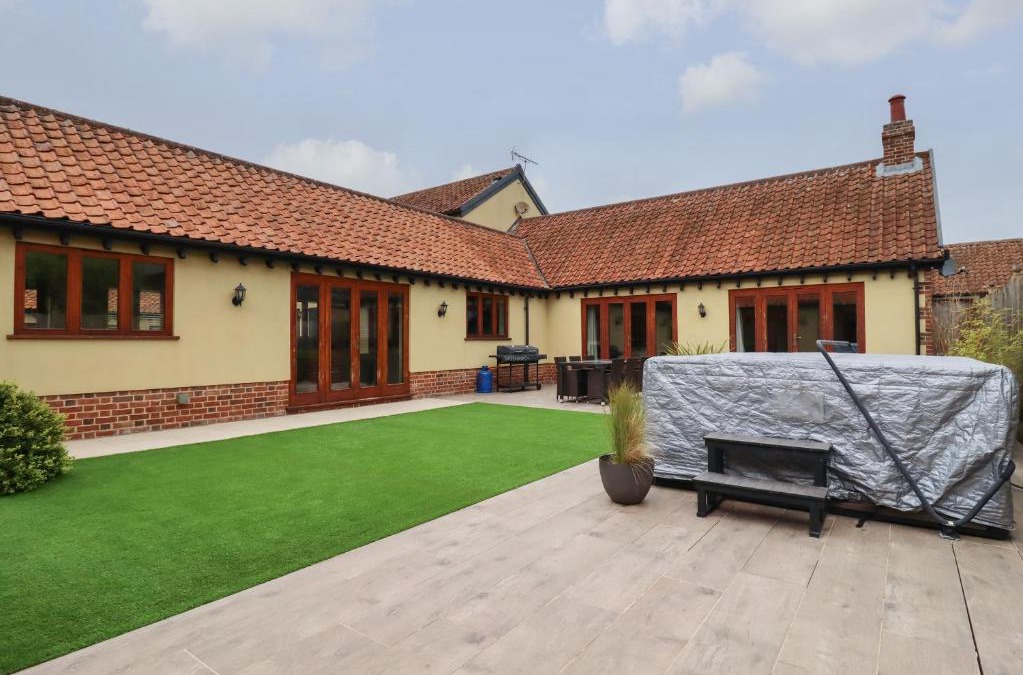 Diss House | The Stables at Hall Barn