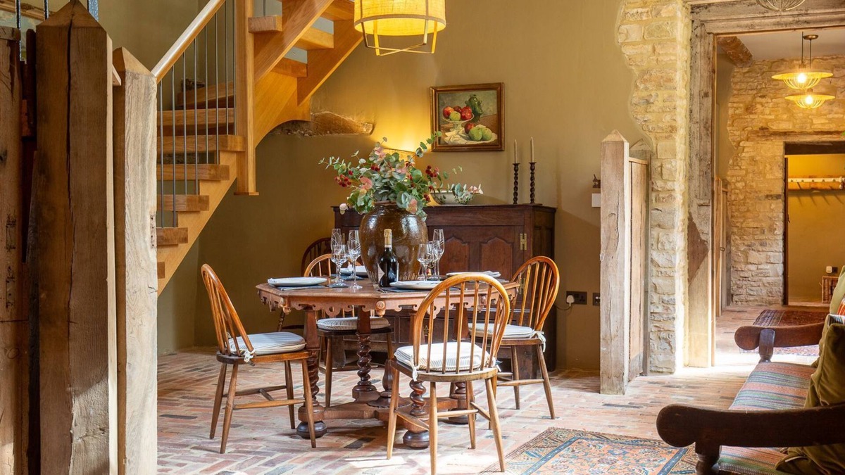 Priors Marston Cottage | The Stables at Holy Well, Southam- sleeps 4 guests in 2 bedrooms
