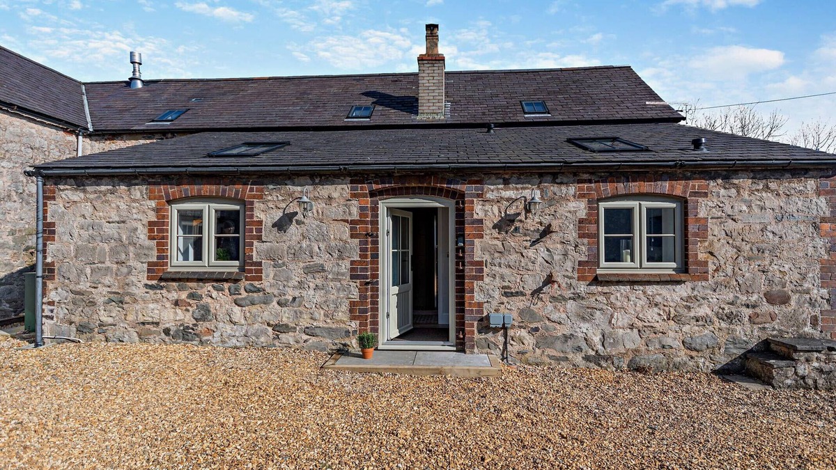 Cilcain House | The Stables-Cilcain - One Bedroom House, Sleeps 2
