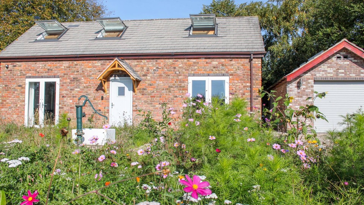Norley Cottage | The Stables
