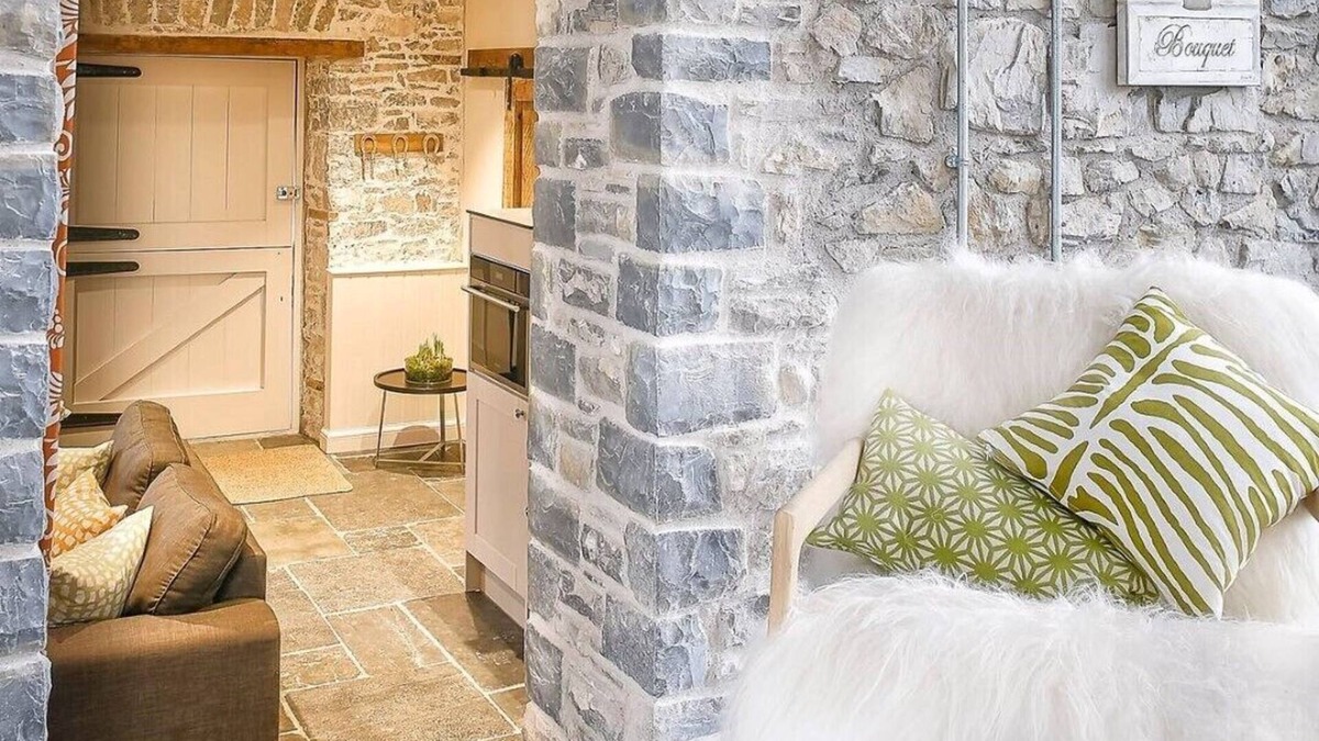 Gileston Apartment | The Stables, Gileston Manor Coastal Retreat