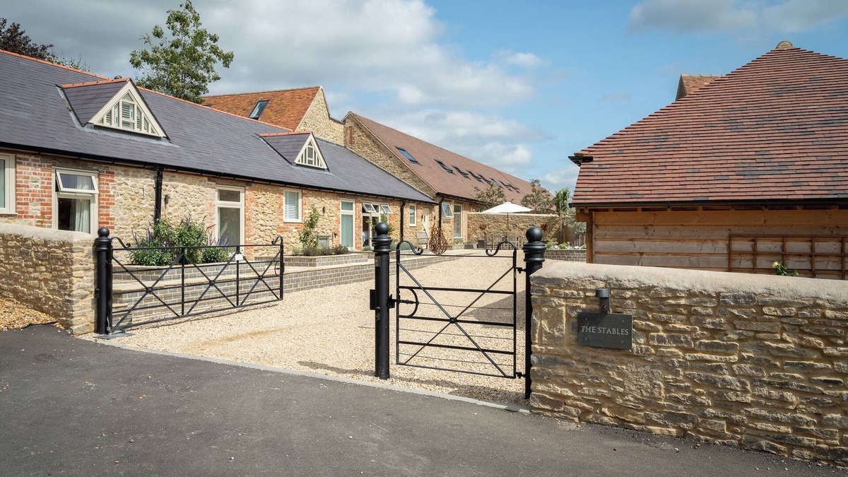 Cuddesdon Cottage | THE STABLES, pet friendly, luxury holiday cottage in Wheatley