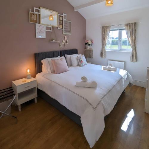 Northwich House | The Stables - Private room in a shared house - Guests only