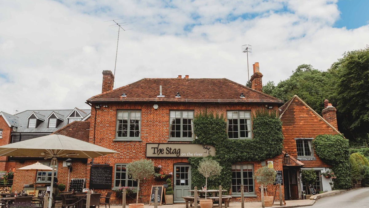Eashing Hotel | The Stag on the River