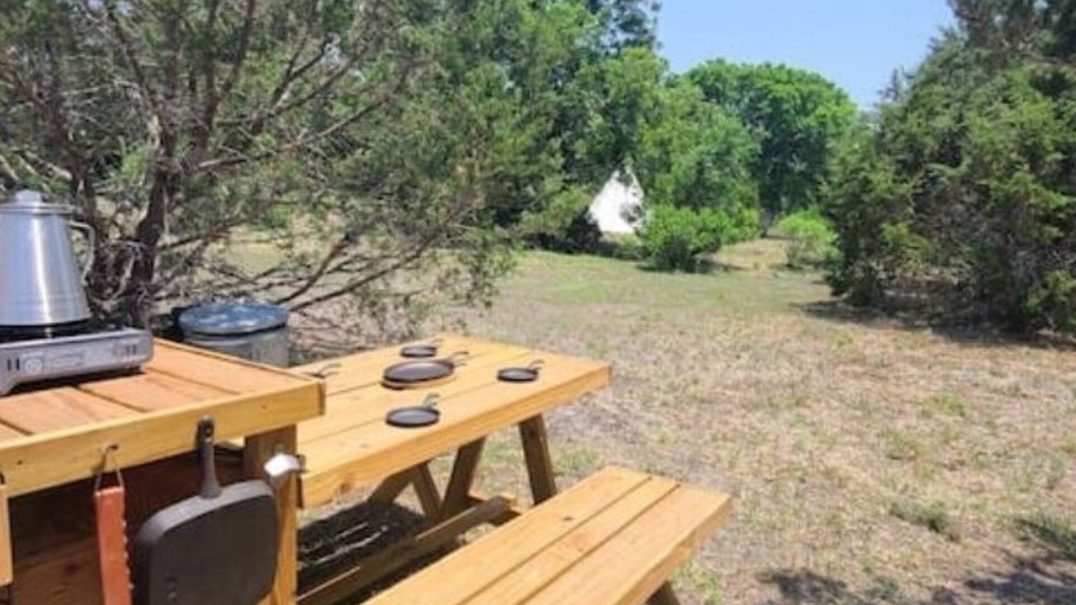 Kempner RV Rental | The Stallion Tent (new ac installed)