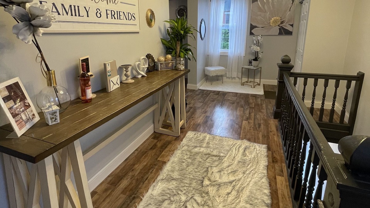 East Price Hill Apartment | The Stanton!
