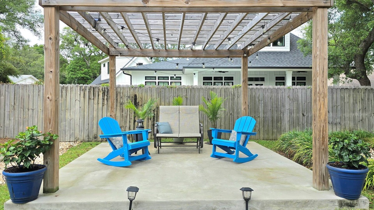 Pensacola Apartment | The Starlight-3mi to Beach
