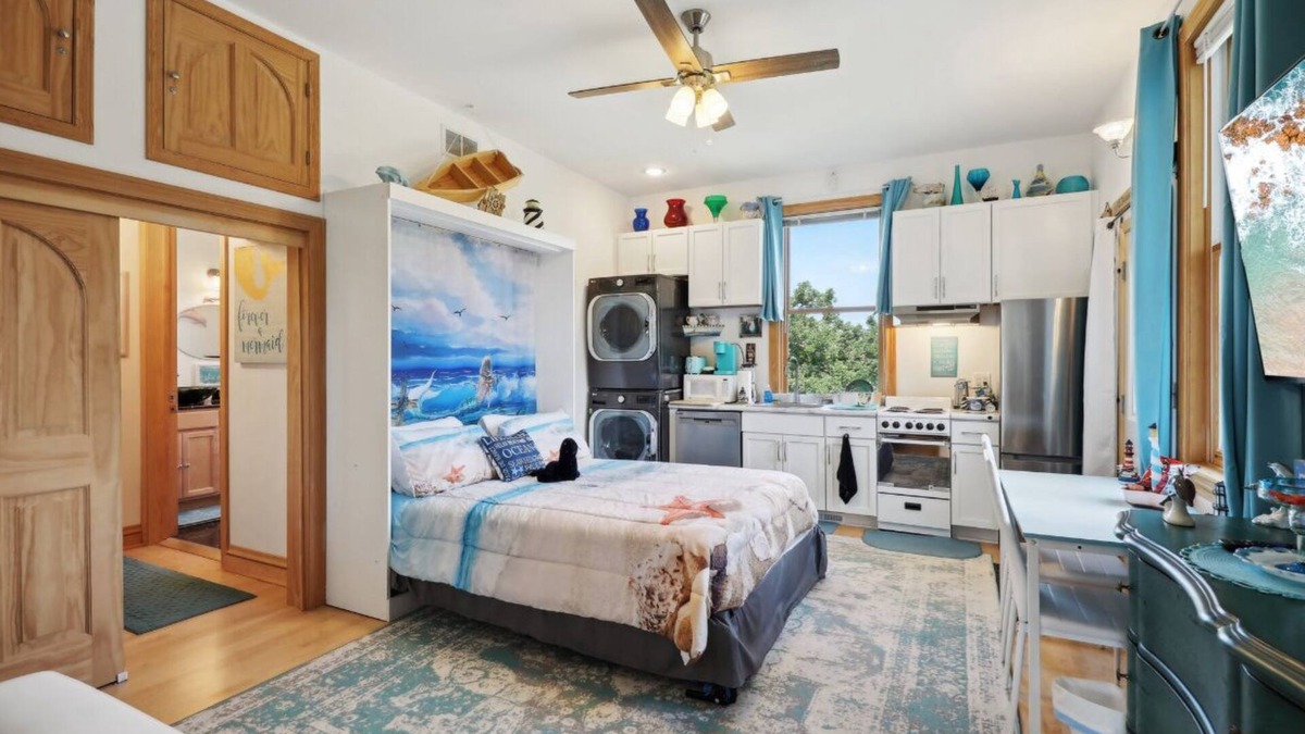 Fort Atkinson Condo | The Starlight Tower Ocean Breeze Suite by RedAwning
